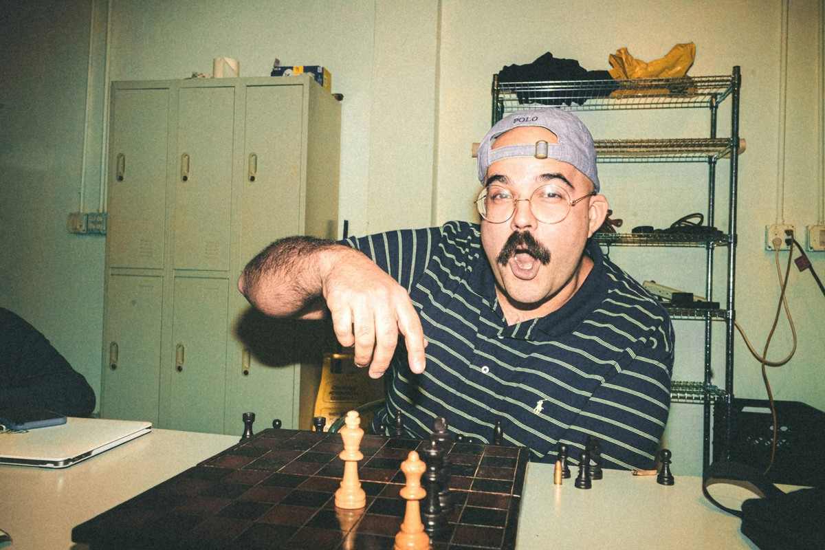 Ігор - старший викладач